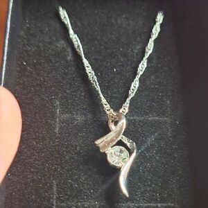 Elegant Silver Pendant Necklace